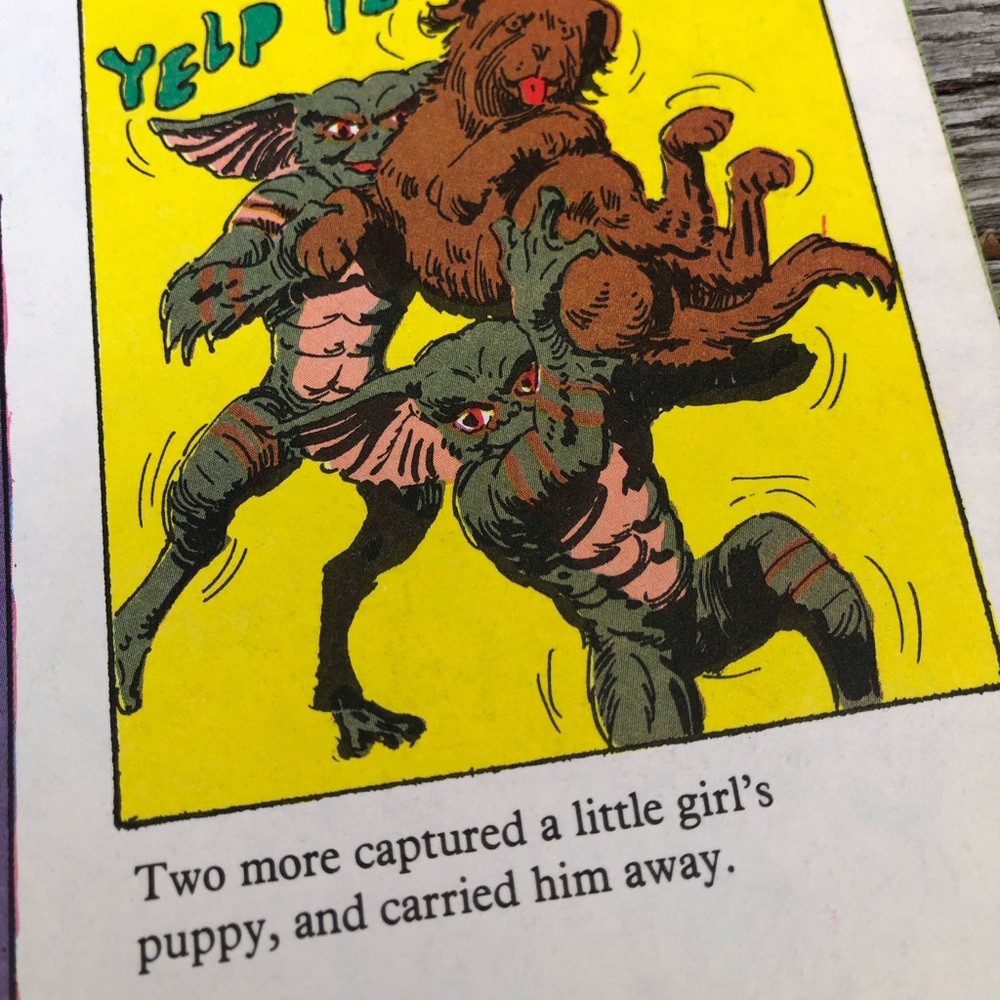 Gremlins "To Catch A Gremlin" Vintage Golden Book softcover 1984 Warner Bros 80s - Picture 7 of 13